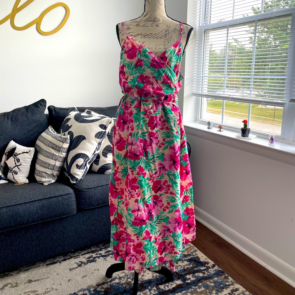 Adjustable straps floral wrap dress